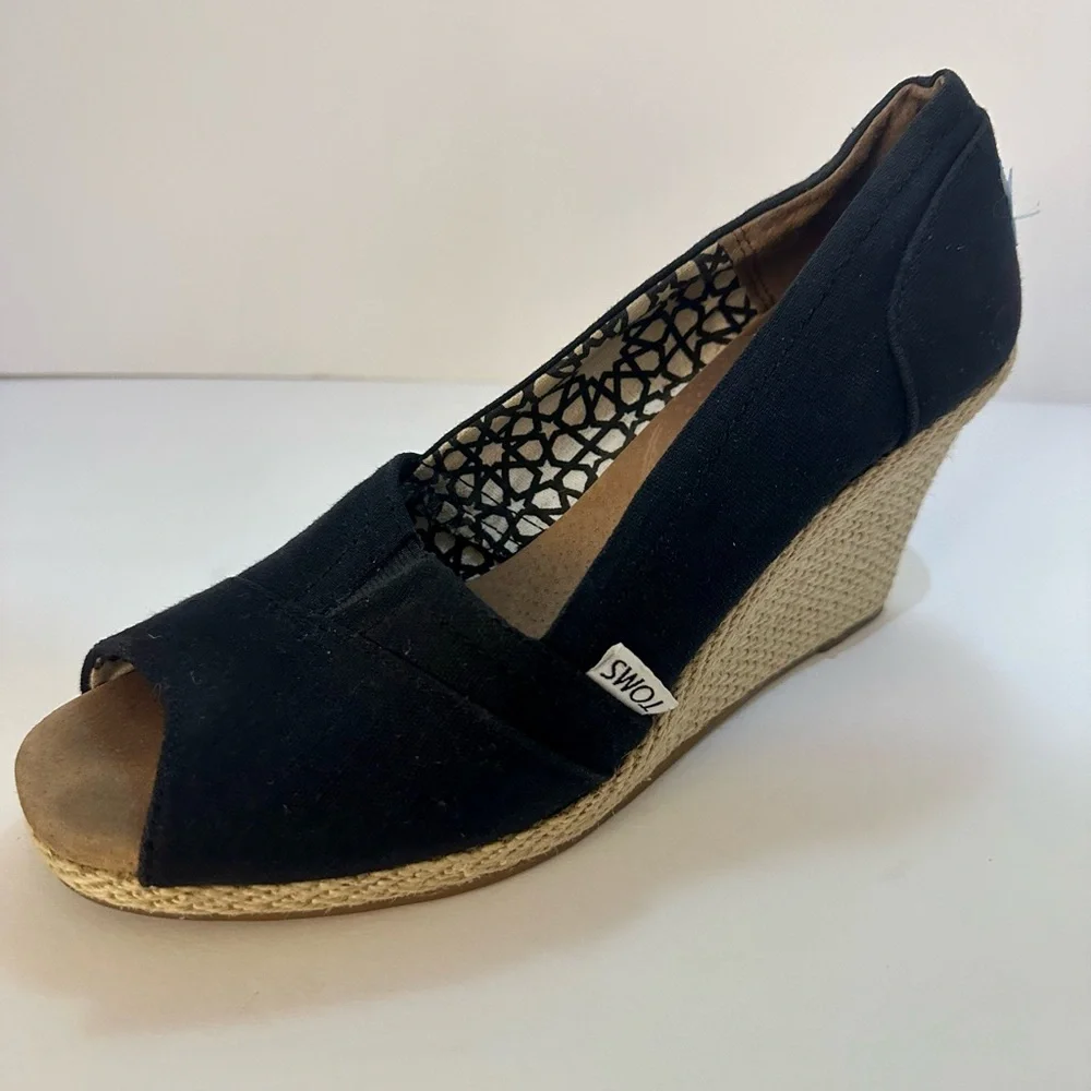 TOMS Women’s Black Canvas Peep Toe Wedge Sandals Espadrille Rope Wrap Platform 8